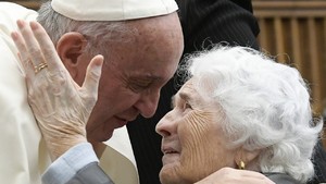 Papa apela à valorização dos idosos, na Igreja e na sociedade