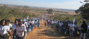 Cristãos Católicos peregrinam neste 13 de Maio no Monte Tchimbango