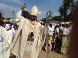 “Se acreditamos em Cristo Ressuscitado então, devemos operar no sentido da sua ressurreição” exorta Dom Gabriel Mbilingi