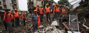 Autoridades indianas terminam buscas em prédio que ruiu