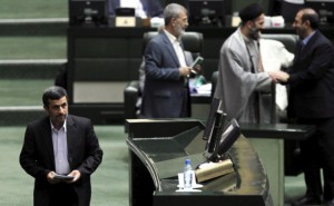 Ahmadinejad não aceita que o seu candidato tenha sido excluído das presidenciais iranianas