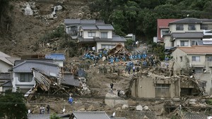 Japão procura desaparecidos nas derrocadas de Hiroshima