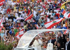 Papa conclui viagem à Polónia, após festa com jovens católicos e silêncio em Auschwitz