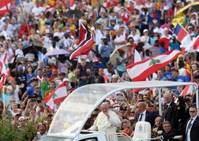 Papa conclui viagem à Polónia, após festa com jovens católicos e silêncio em Auschwitz