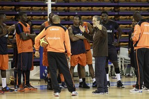 D´Agosto-Libolo abrem segunda fase do campeonato nacional de basquetebol