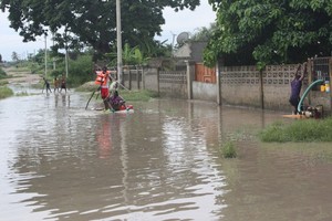 Moradores do Km 12A clamam por ajuda no escoamento das águas das chuvas