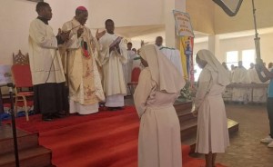 Congregação das Irmãs Escravas da Eucaristia e da Mãe de Deus em festa