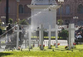 Thatcher morreu impune, diz líder de veteranos da Argentina nas Malvinas