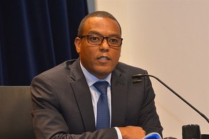 Governador do BNA garante que não conhecia os meandros do caso Luanda Leaks