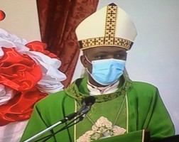 Arcebispo do Lubango lamenta situação de vida dos refugiados