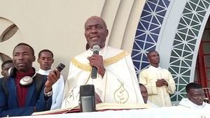 Deus vem ao nosso encontro para nos mostrar o caminho da salvação, diz D.Mibingi