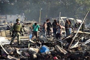 Explosão em mercado de fogo-de-artifício no México faz 31 mortos