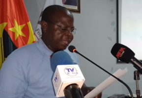 “ERGA O PUNHO”, MISA Angola junta jornalistas em acção de protesto contra restrinsões à liberdade de imprensa