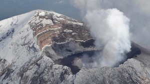 Vulcão mexicano Popocatépetl lança gases e cinzas a 3,5 quilómetros de altura