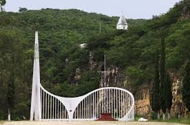 Procissão de velas e peregrinação marcam as festas de NªSrª do Monte