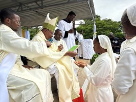Diocese de Ondjiva Celebra Primeira Profissão Religiosa de Oito Noviças