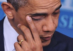 Obama viaja a Newtown dois dias depois do massacre em escola