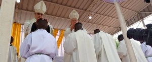 Diocese de Lwena reforçada com cinco novos diáconos e um sacerdote