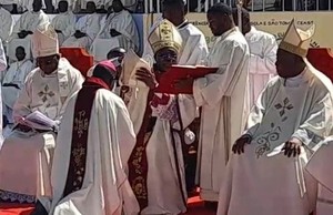 Novo bispo do Sumbe assume percurso Episcopal com o lema “Unidade e Caridade”