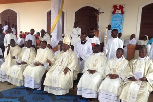 Nos cumprimentos de Fim de ano Dom Filomeno pede oração para o novo pastor de Cabinda 