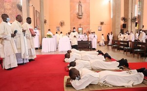 Ordenação em Luanda: D. Filomeno recorda missão do Sacerdote no cuidado do rebanho