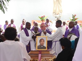Huambo em Luto Morreu Padre José Cunha