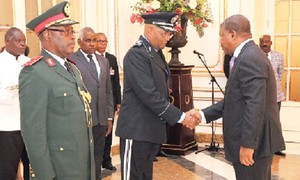 João Lourenço exonera comandante da polícia e chefe da secreta militar