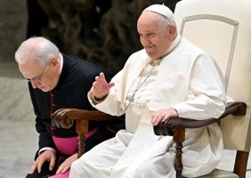A guerra é uma loucura, rezemos por aqueles que sofrem perseguição, diz Papa