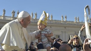 A fidelidade é um estilo de vida com o amor não se brinca, Papa na audiência geral