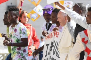 Grupo de refugiados acompanhou Papa na audiência geral