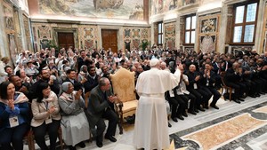 Papa elogia «diversidade» da vida religiosa, antídoto para mundo «dividido»