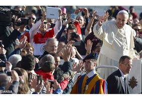 Somos todos chamados à santidade - o Papa na audiência geral