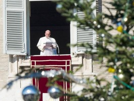 O centro da nossa vida é Jesus e a sua palavra de luz, amor, e consolação diz Papa