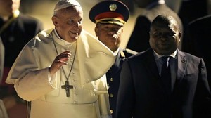 Papa Francisco chega a Moçambique