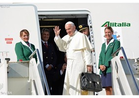 Papa partiu para primeira visita a Cuba