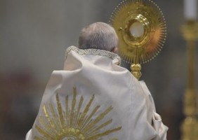 “Não podes partir o Pão do domingo, se o teu coração estiver fechado aos irmãos” alerta Francisco