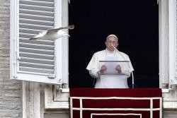 Papa Francisco no Angelus apela a não violência no Iraque 