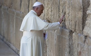  Na recitação do Angelus do Domingo das missões Papa apelou à paz na Terra Santa