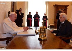 Papa encontra-se com presidente Italiano 