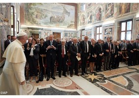 Papa aos jornalistas: honestos e respeitosos da dignidade humana