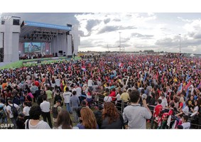 Papa apela aos jovens do Paraguai “tenham um coração livre”