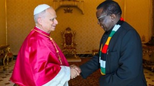 O Papa recebe em audiência o presidente da República do Zimbábue