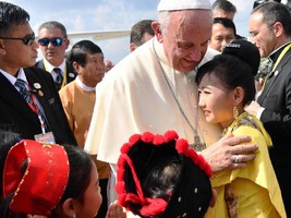 Papa chegou a Rangum para visita inédita