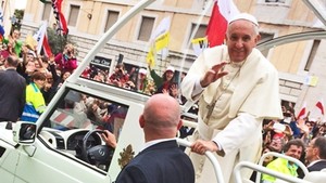 Francisco dispensa papamóvel à prova de bala para visita à Terra Santa