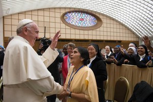 Papa denuncia “pecado” da exploração das mulheres