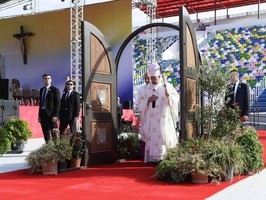 Papa elogia papel das mulheres na transmissão da fé