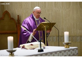 Papa: ou somos gente que ama ou somos hipócritas