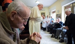 Papa destaca exemplo dos sacerdotes que levam serviço a Deus e à Igreja “até ao fim”