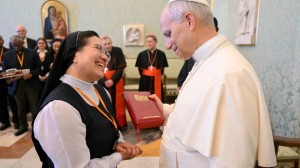 Papa encorajou congregações religiosas a “prevenir toda forma de abuso” e a “prestar contas”