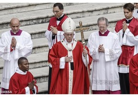 O perdão é o maior dom, que nos mantém unidos, disse o Papa na festa de Pentecostes 